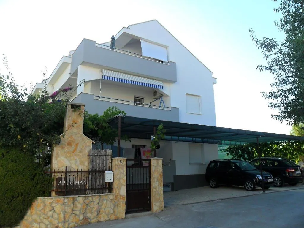 Apartment In Okrug Gornji With Seaview, Terrace, Air Condition, Wifi Trogir