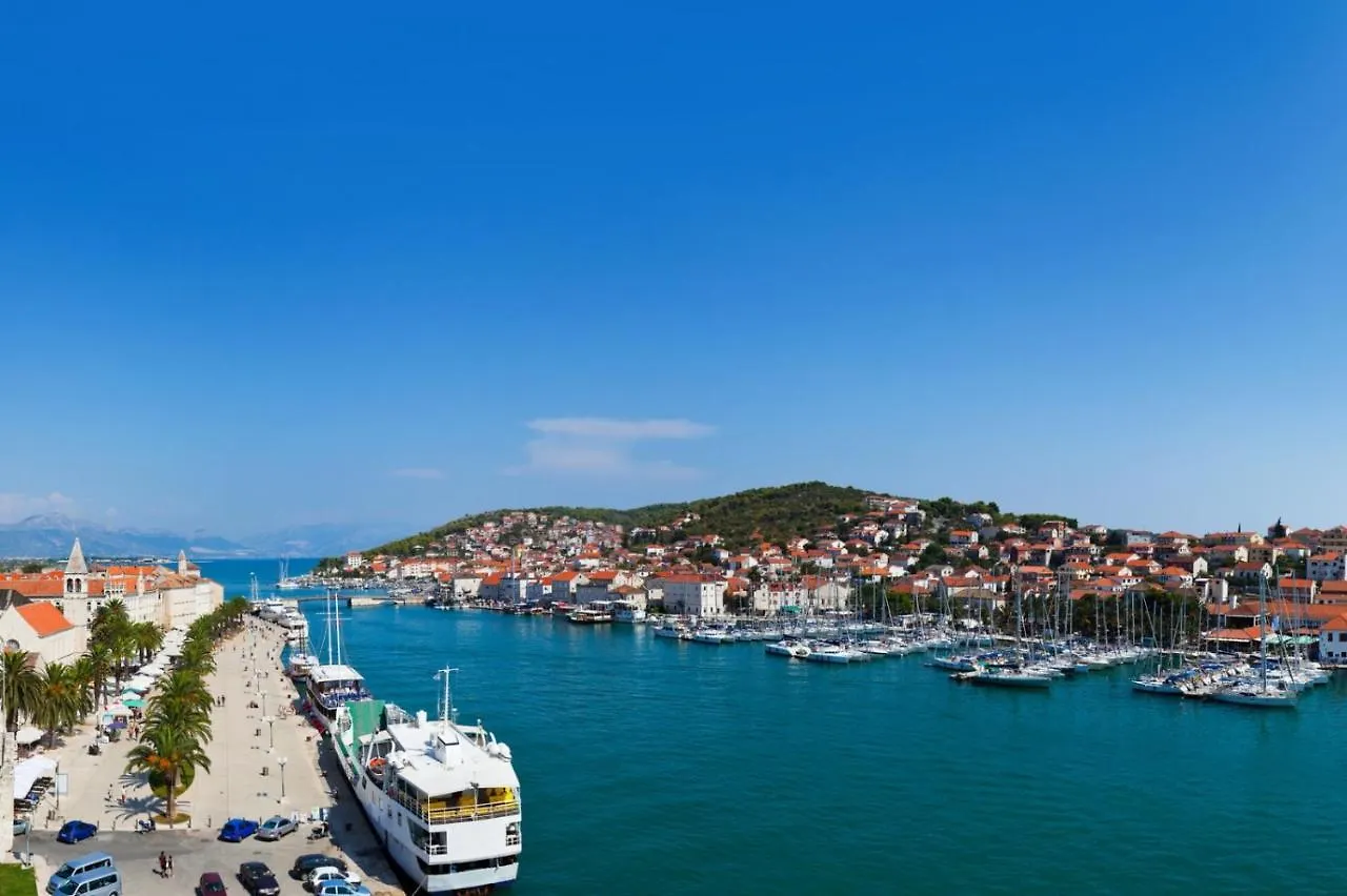 Apartment In Okrug Gornji With Seaview, Terrace, Air Condition, Wifi Trogir Croatia
