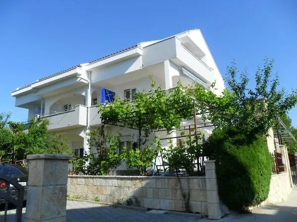 Apartment In Okrug Gornji With Seaview, Terrace, Air Condition, Wifi Trogir